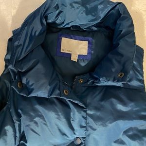 Old Navy Blue Puffer Vest Snap Front, two front pockets EUC Size Md